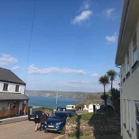 Bay House Lobber Port Isaac Apartment With Sea Views & Parking ภายนอก รูปภาพ